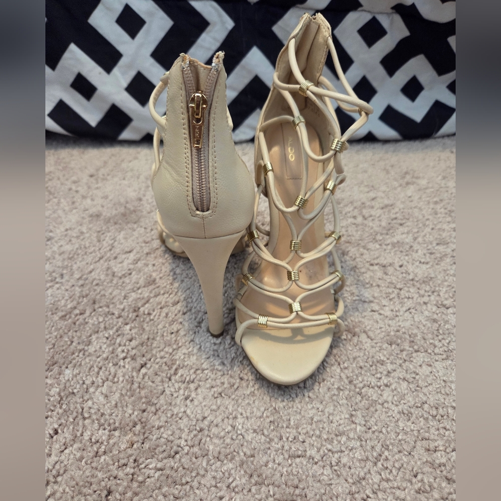 Sandals - Picture 5 of 5
